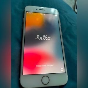 Locked iPhone 7 selling for PARTS